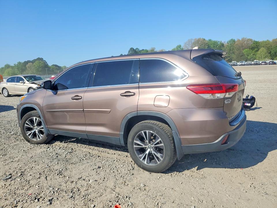 2019 Toyota Highlander le Plus