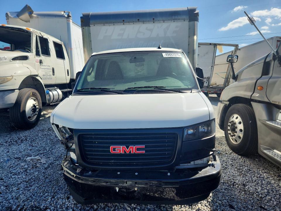 2023 GMC Savana BOX Truck