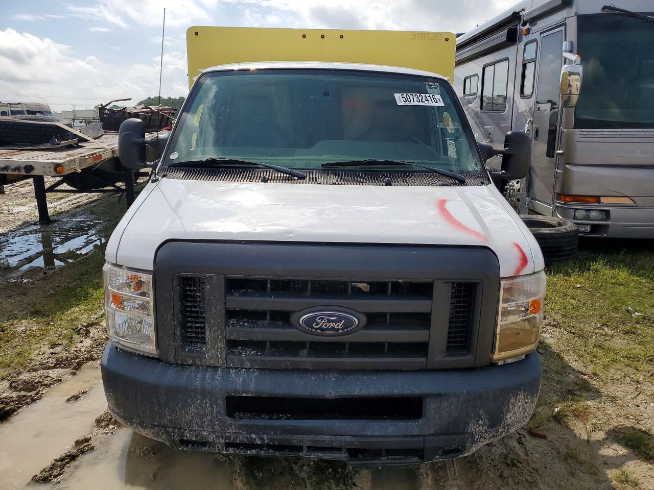 2018 Ford Econoline E450 Super Duty Cutaway Van