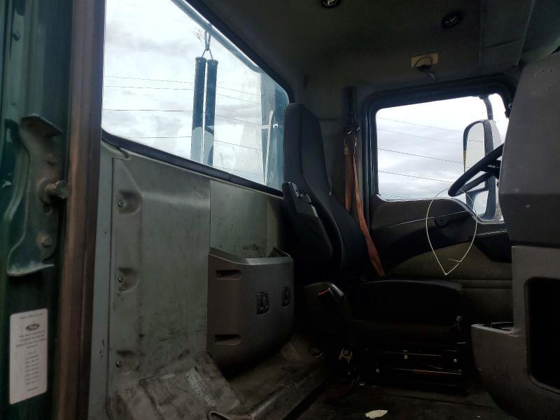2017 Mack CXU612 Semi Truck