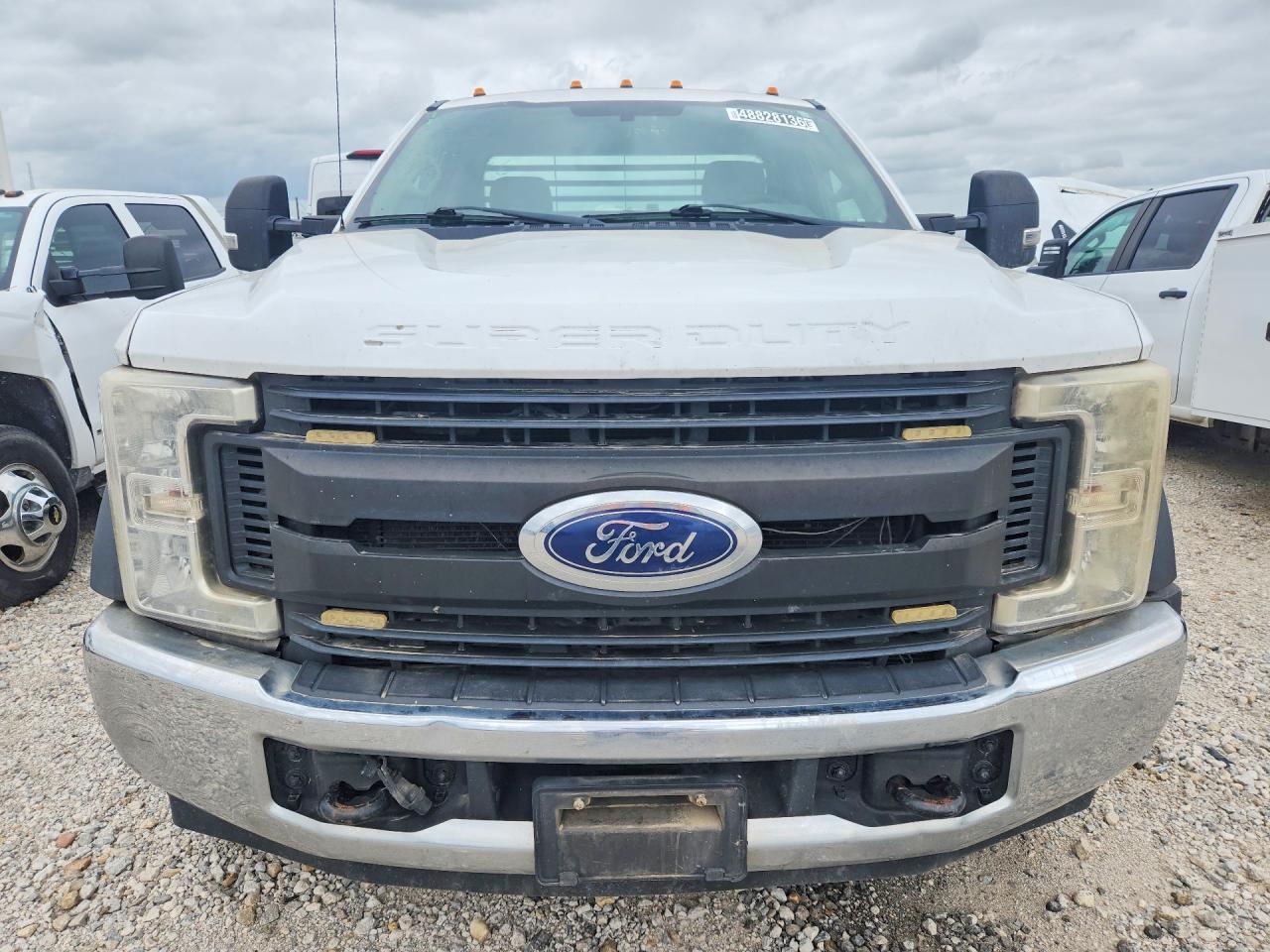 2017 Ford F550 Super Duty Flatbed Truck