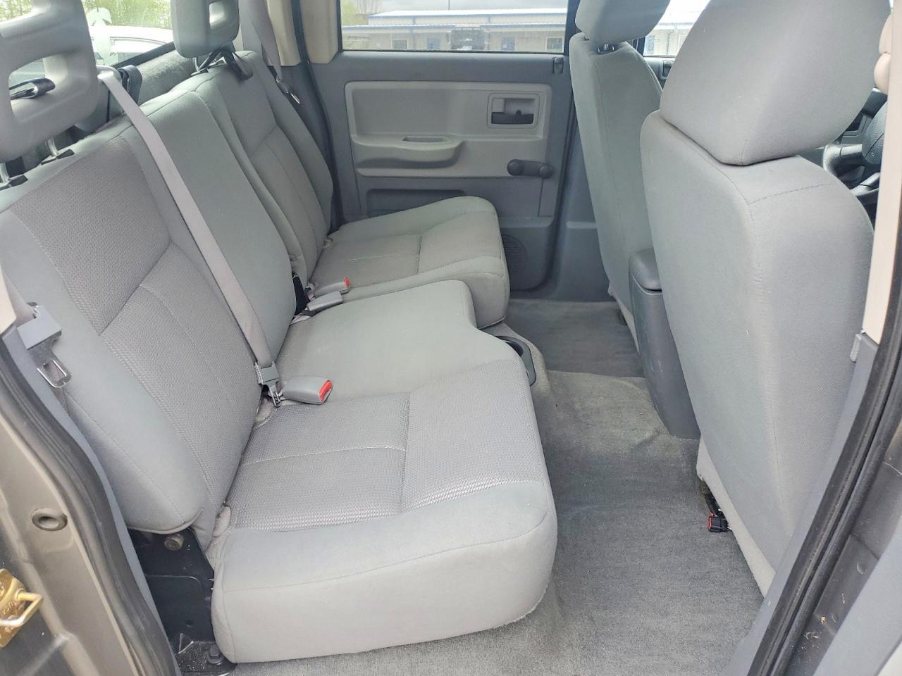 2005 Dodge Dakota Quattro