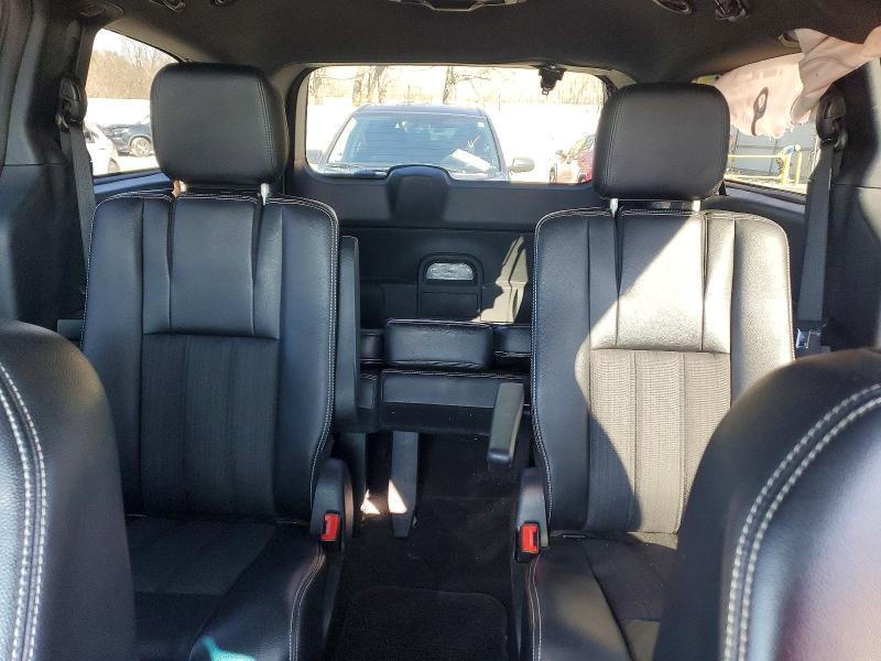 2014 Chrysler Town & Country s