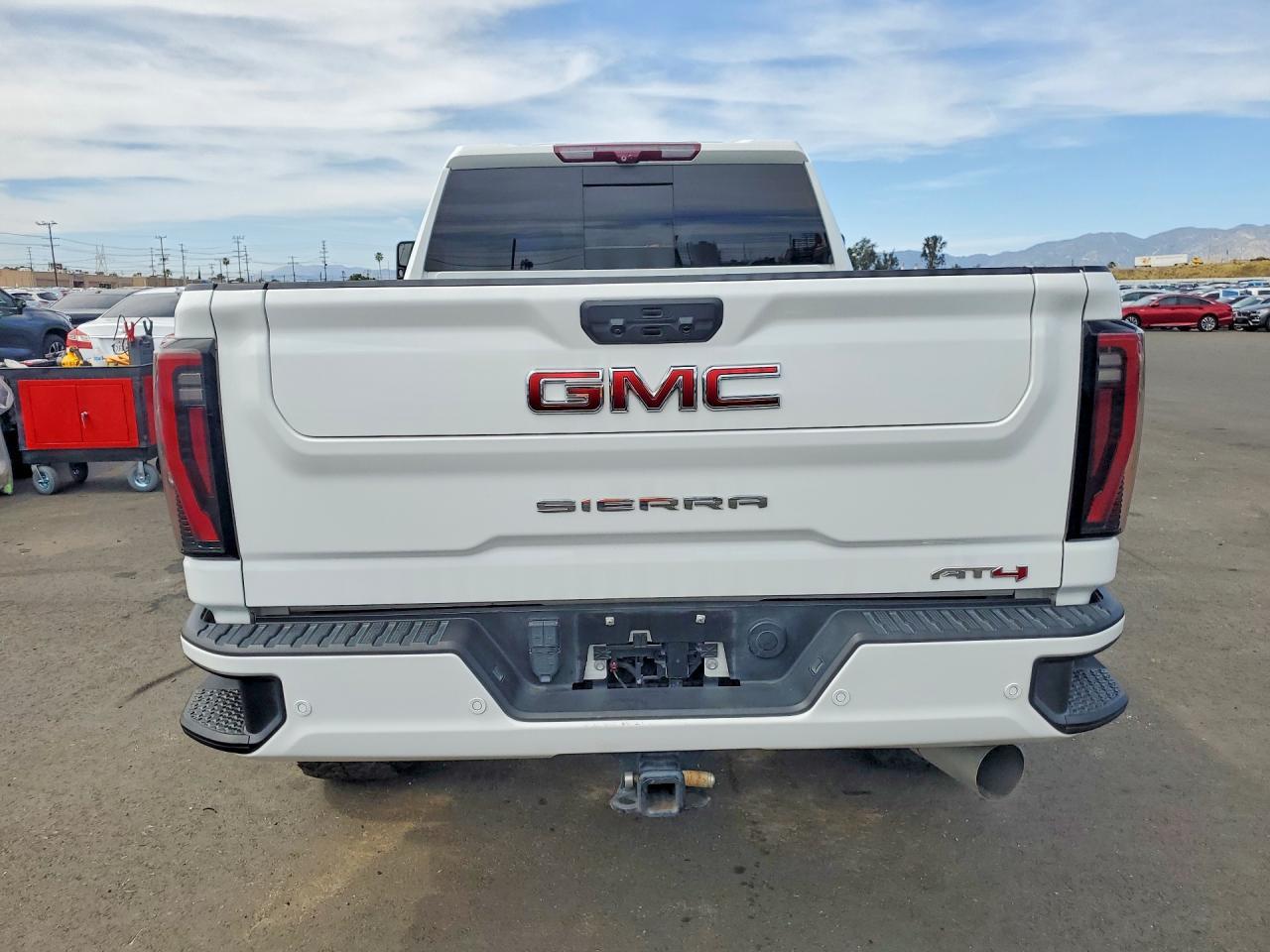 2024 GMC Sierra K2500 AT4