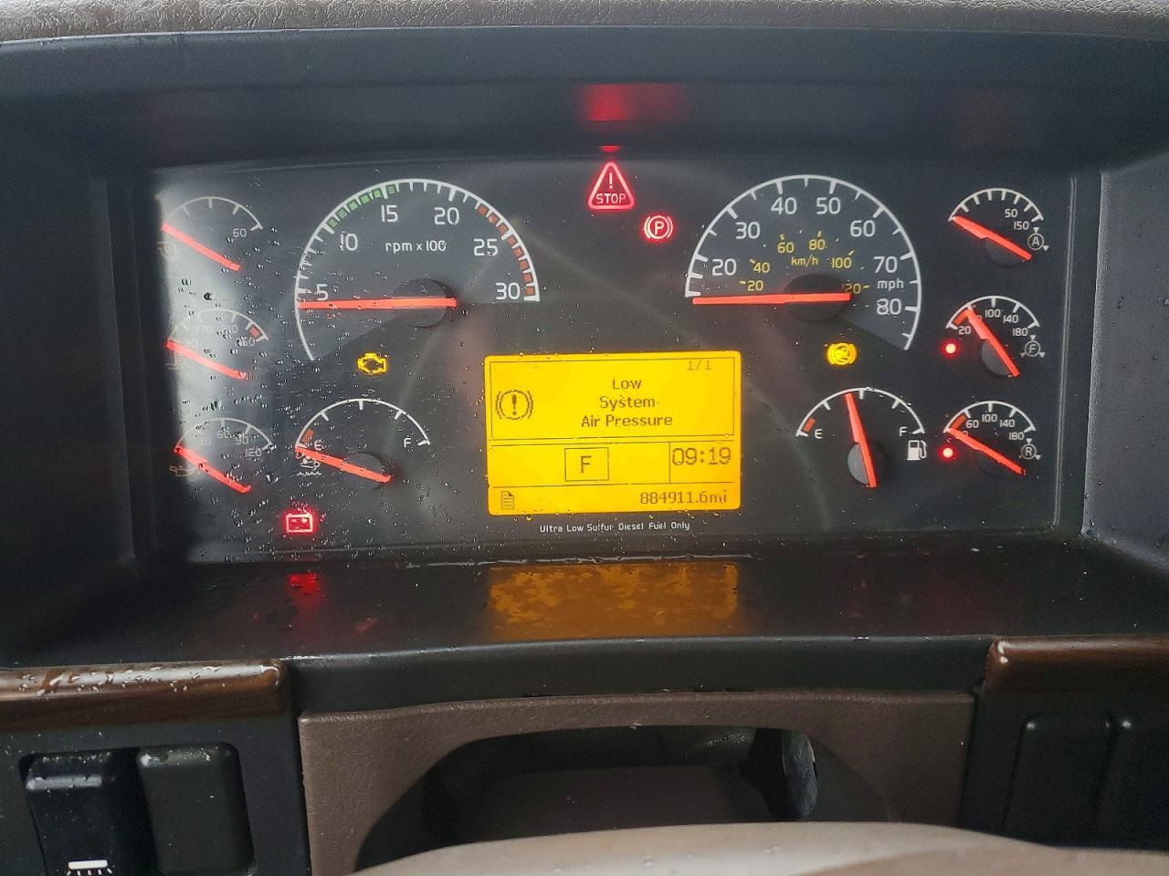 2018 Volv O VNL Semi Truck