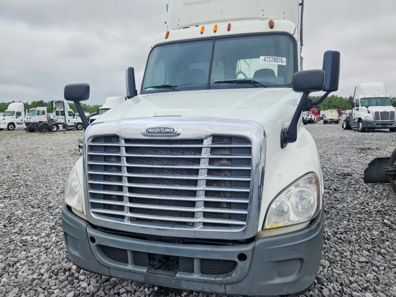 2016 Freigliner 2016 Freightliner Cascadia 125 Semi Truck