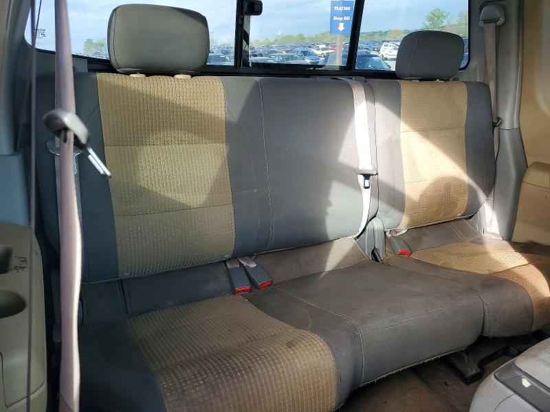2004 Nissan Titan xe