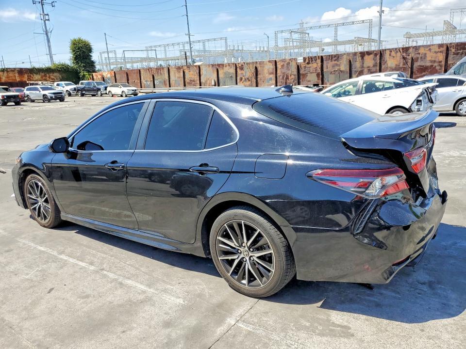 2021 Toyota Camry se
