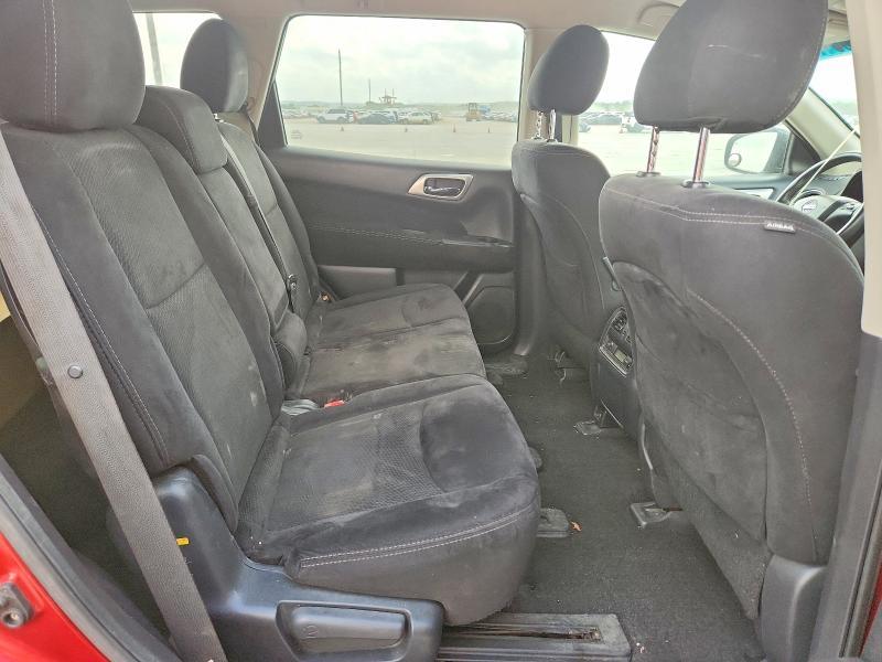 2015 Nissan Pathfinder sv