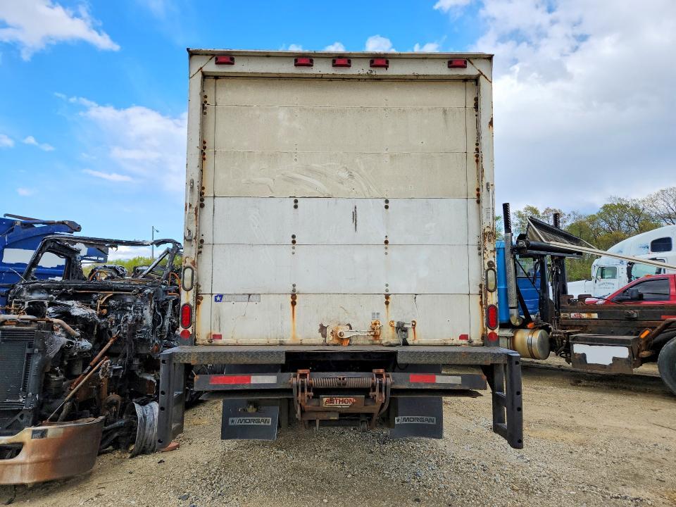2006 Isuzu T7F box Truck