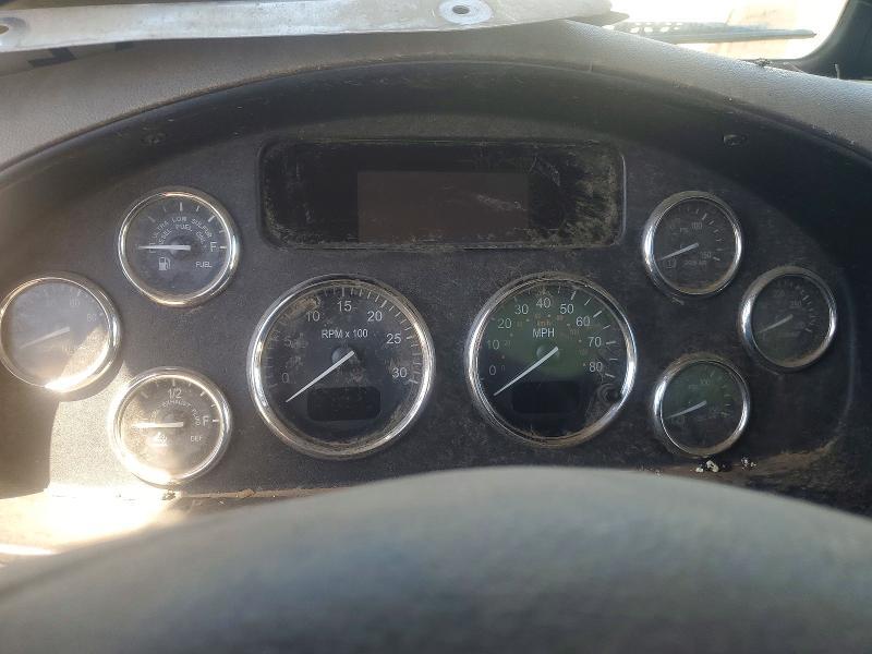 2013 Peterbilt 337 box Truck