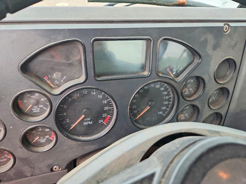 2017 Mack Cxu612 Semi Truck