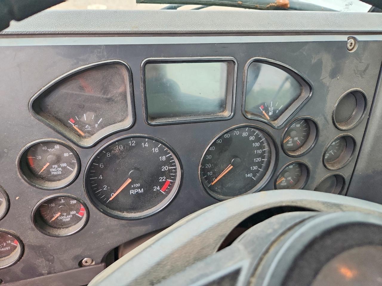 2017 Mack CXU612 Semi Truck