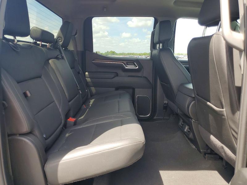 2025 GMC Sierra K1500 SLT