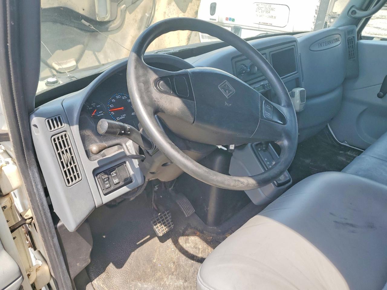 2005 International 4000 4200