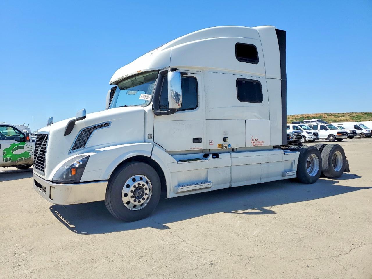 2016 Volvo VNL Semi Truck