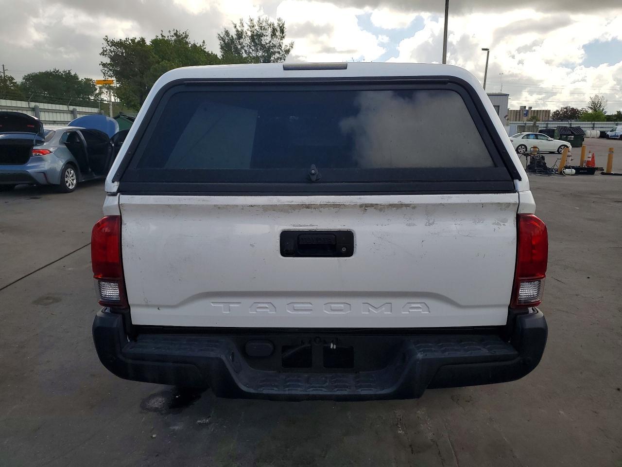 2022 Toyota Tacoma SR