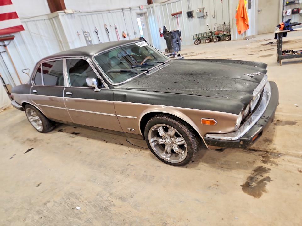 1985 Jaguar XJ6 Vanden Plas