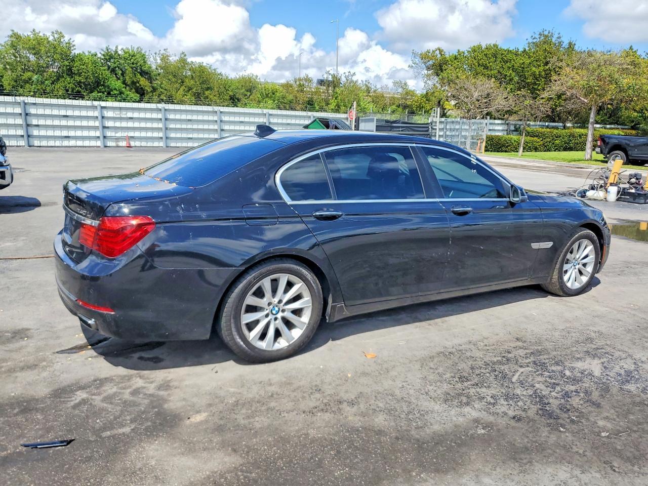 2015 BMW 740 li