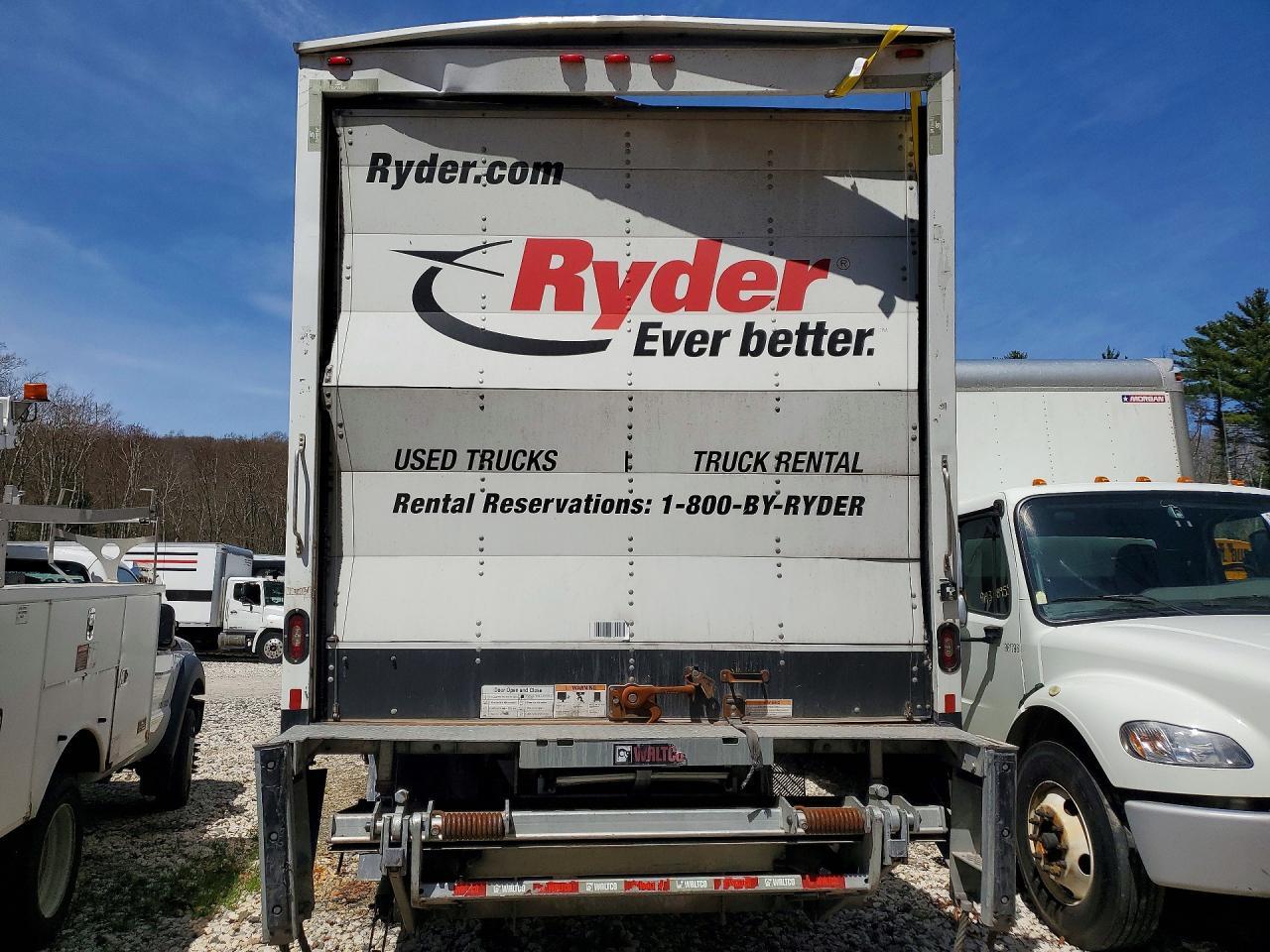 2020 International MV607 BOX Truck