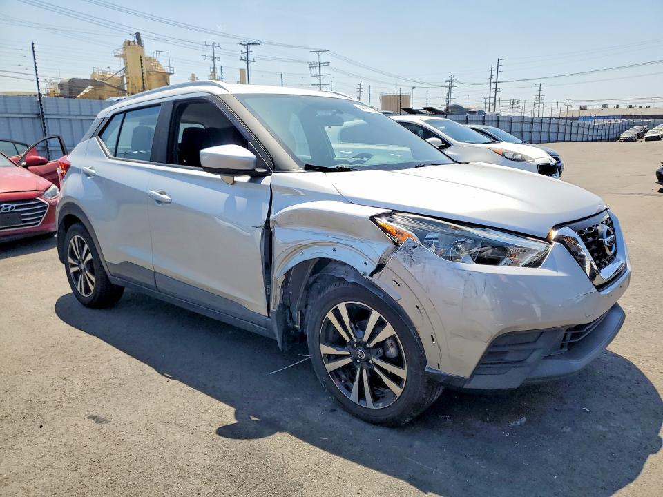 2018 Nissan Kicks sv