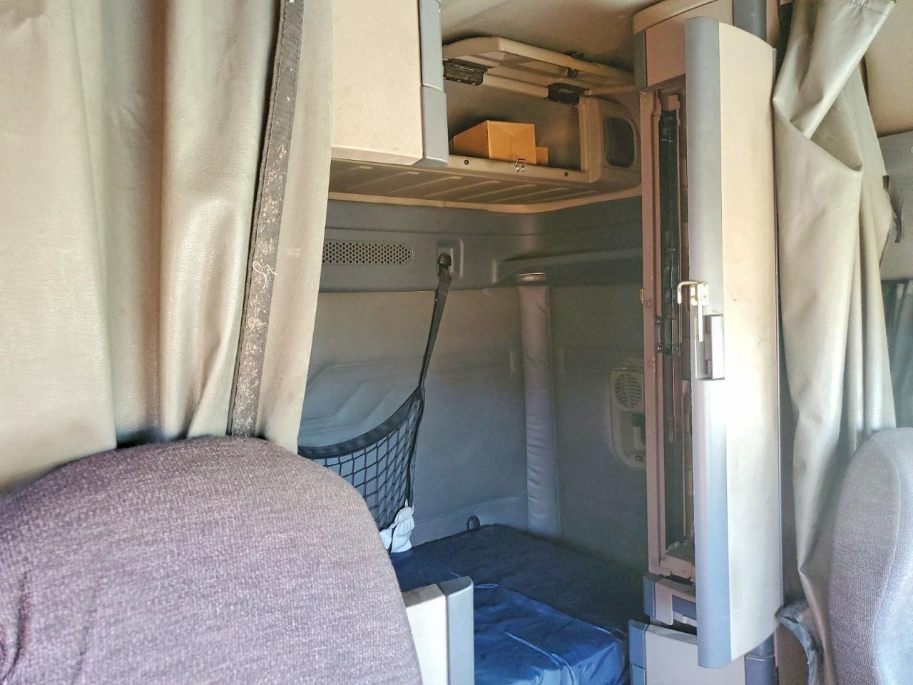 2014 Freigliner 2014 Freightliner Cascadia 125 Semi Truck