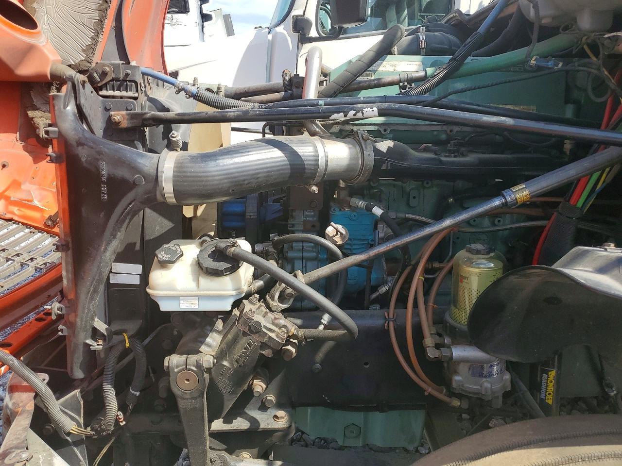 2005 Freightliner Columbia 120 Semi Truck
