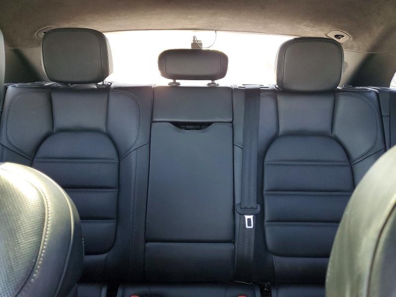 2015 Porsche Macan Turbo