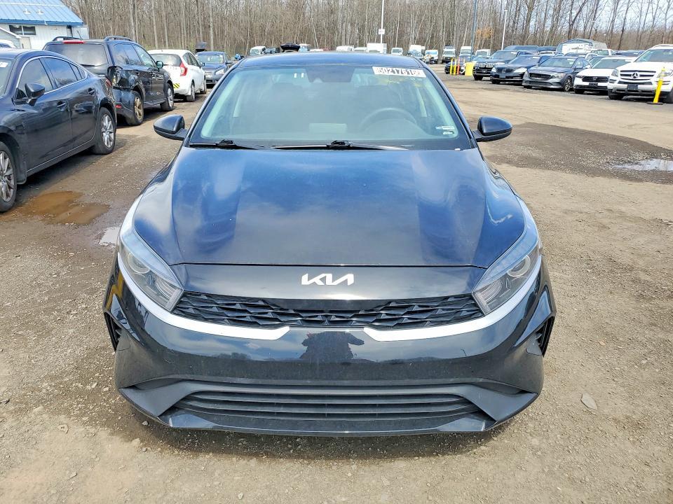 2023 KIA Forte lxs