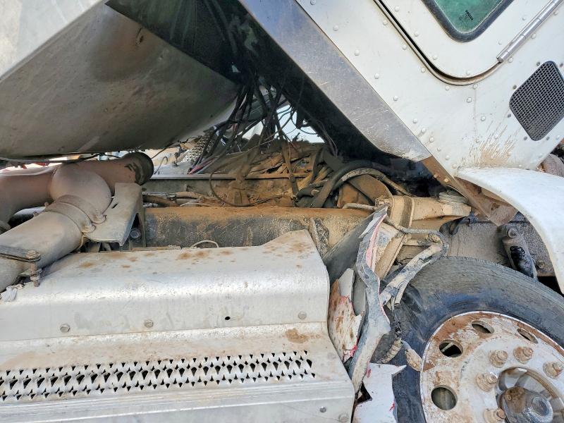 2012 Peterbilt 386 Truck Cab AND Chassis