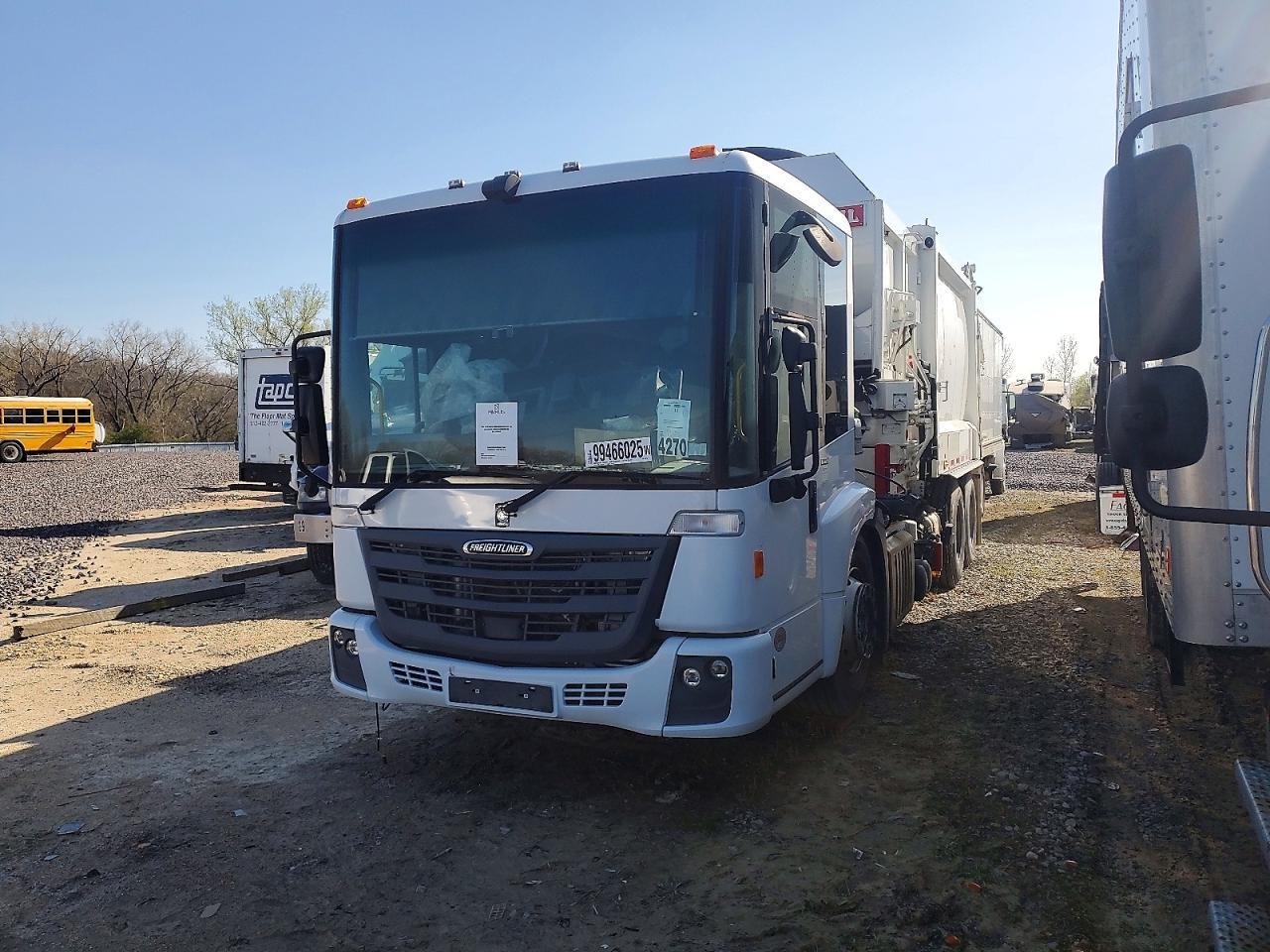 2022 Freigliner 2022 Freightliner XCM Chassi-Refuse Truck