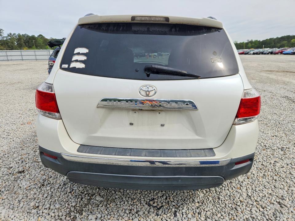 2012 Toyota Highlander se