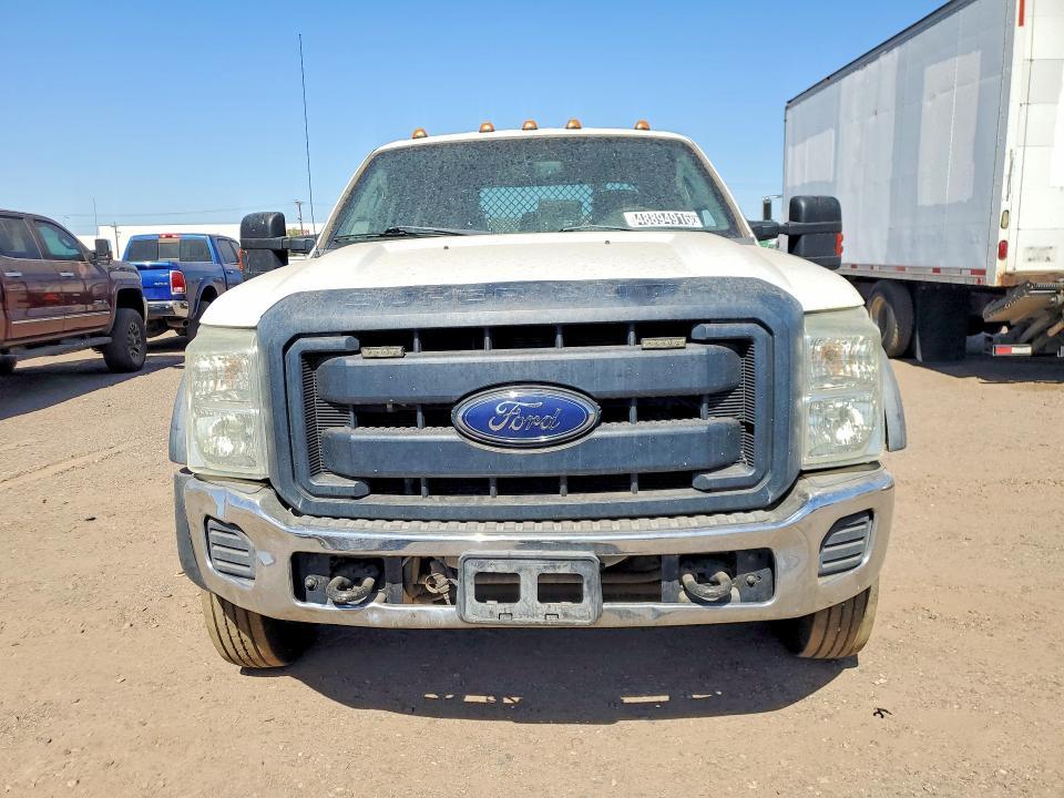 2016 Ford F550 Super Duty Flatbed Truck