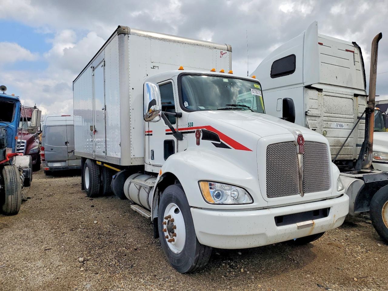 2015 Kenworth T370 BOX Truck