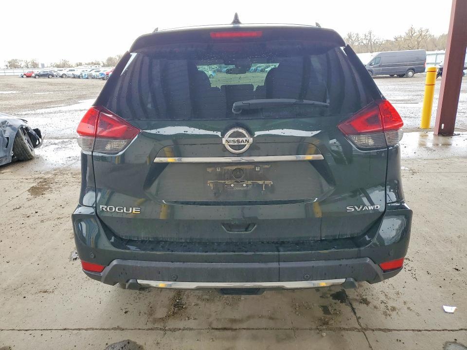 2020 Nissan Rogue sv
