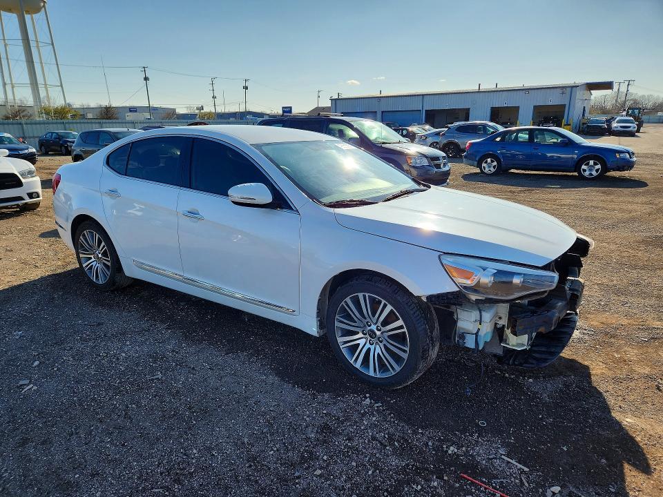 2016 KIA Cadenza Base