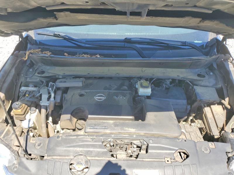 2016 Nissan Pathfinder sv