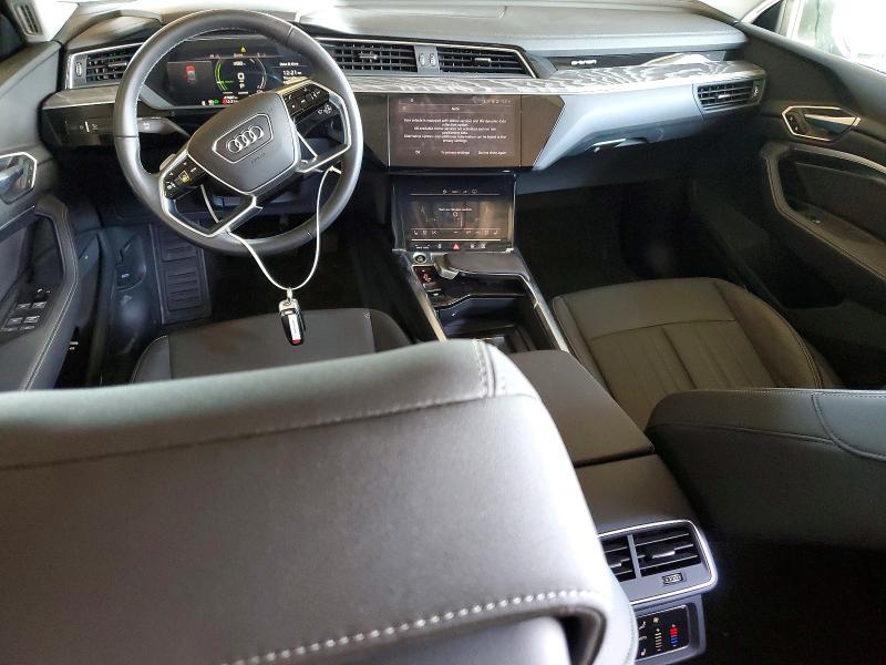 2022 Audi E-tron Premium Plus