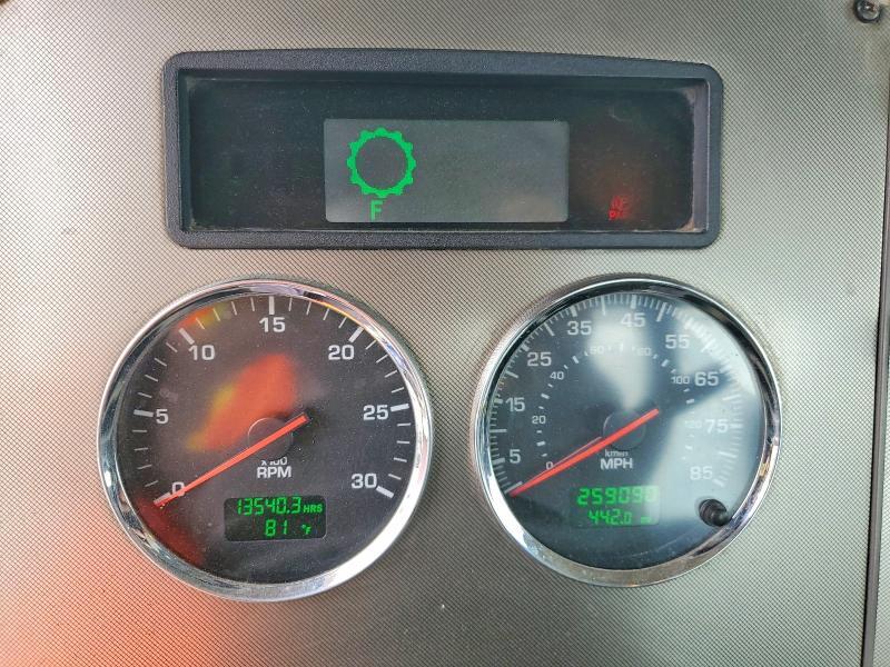 2015 Kenworth T370 Semi Truck