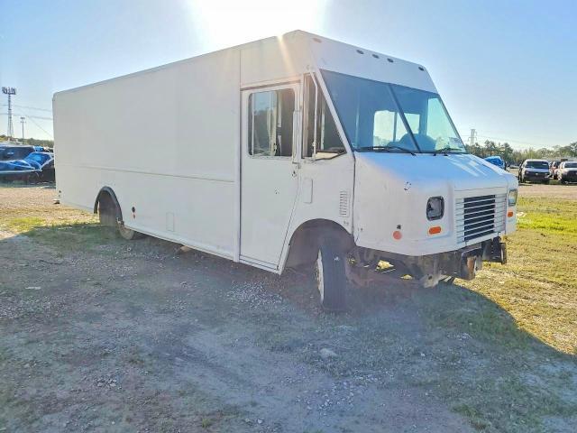 2012 Freightliner MT45G Chassis Delivery Truck