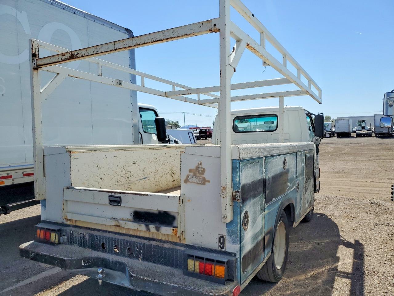 2004 Isuzu NPR Utility / Service Truck