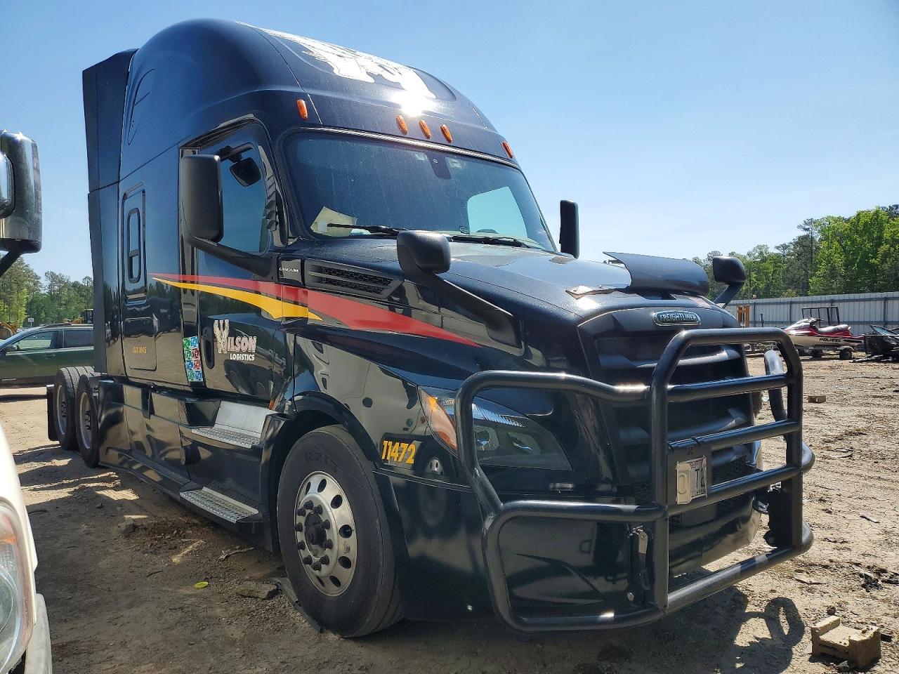 2020 Freigliner Cascadia 126