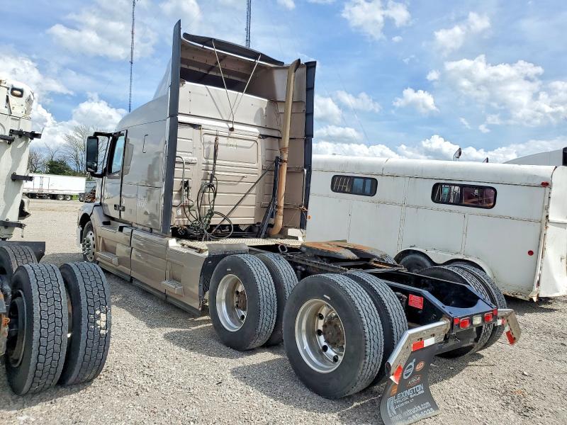 2015 Volvo VN VNL