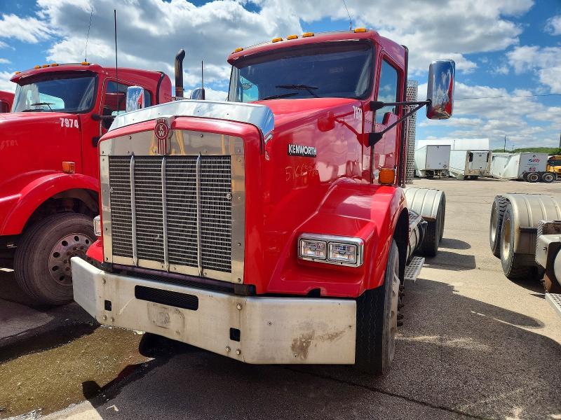 2014 Kenworth T800 Semi Truck