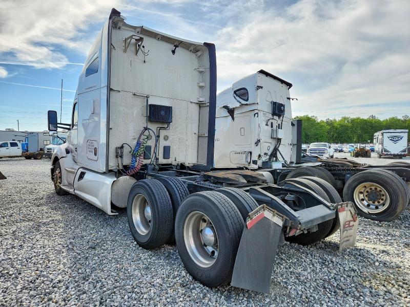 2020 Kenworth T680 Semi Truck