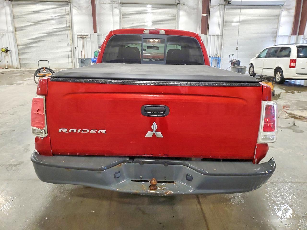 2008 Mitsubishi Raider LS