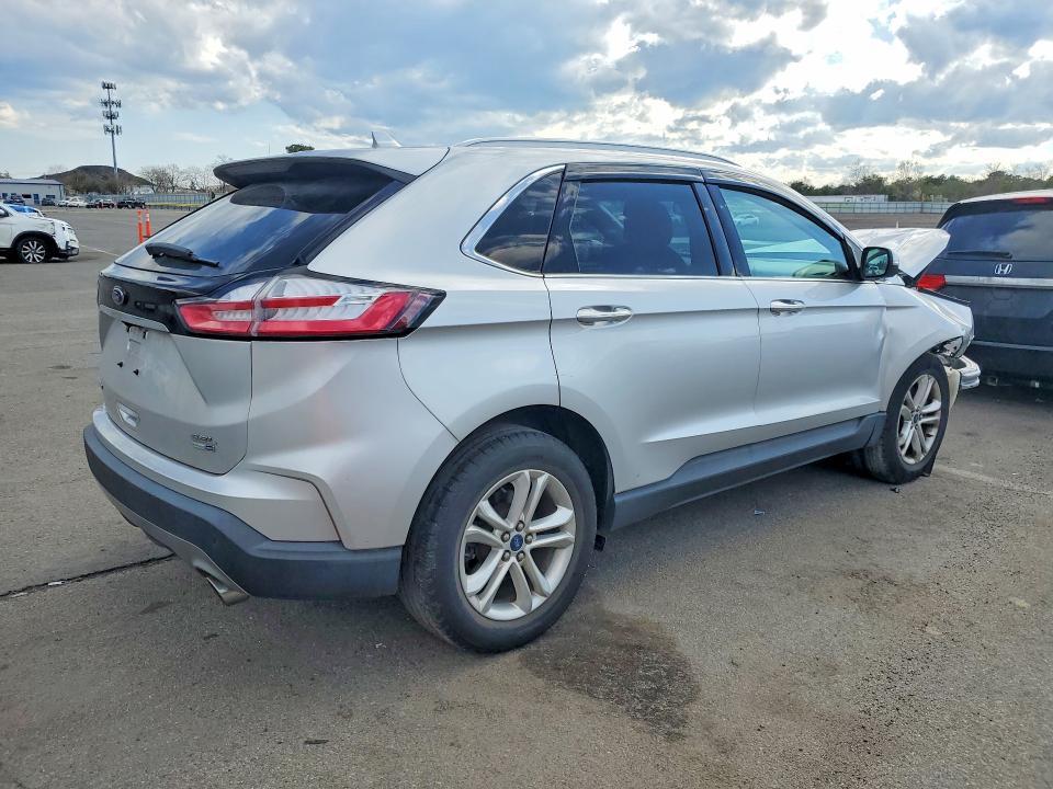 2019 Ford Edge sel