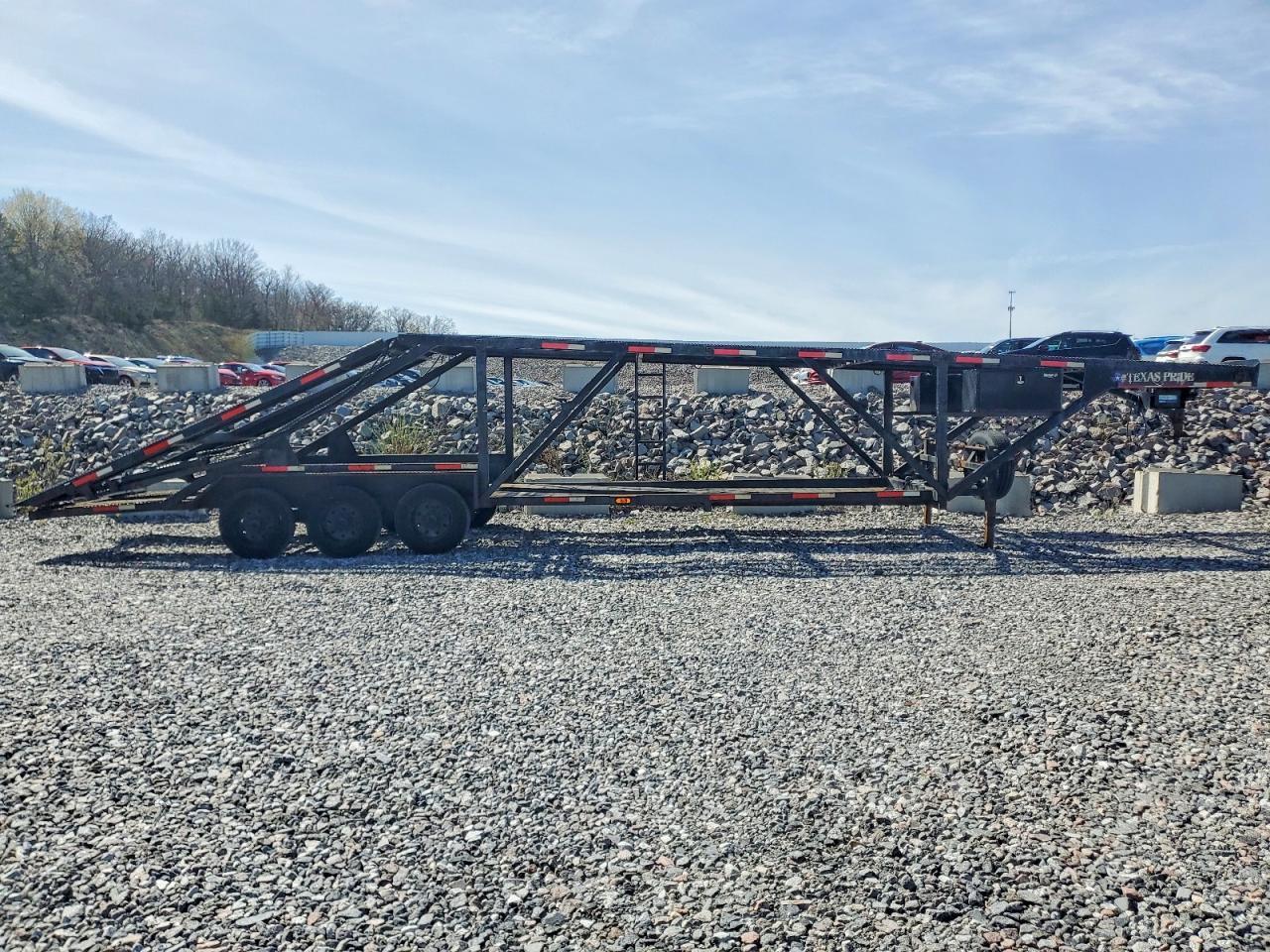 2022 Texas Pride CA84727KGN Car Carrier