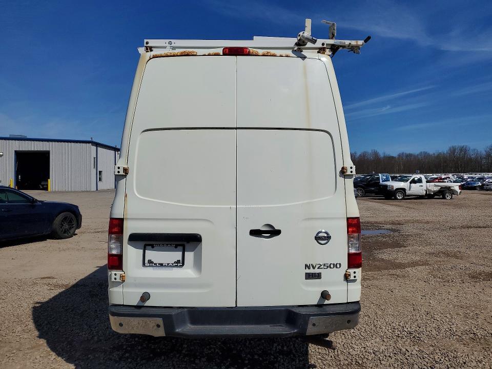 2013 Nissan NV 2500 HD S