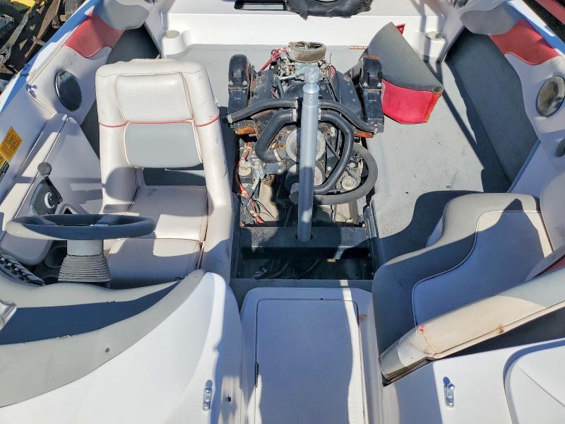 2002 Moomba Boat